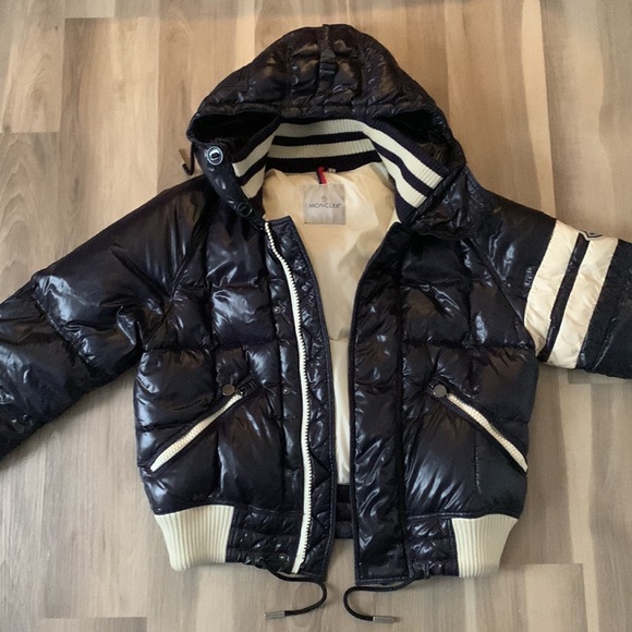 Moncler short, down puffer jacket in navy blue and off-white, size 2 - Picture 2 of 15
